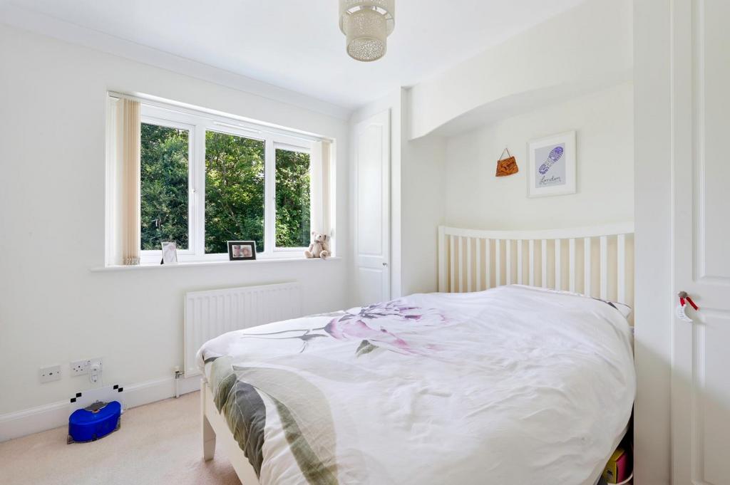 CORNER FARM CLOSE, 4 - (1).jpg