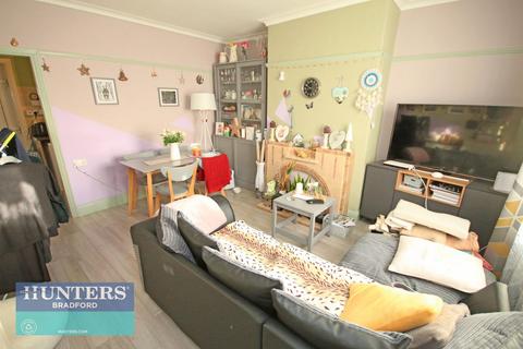 3 bedroom terraced house for sale, (SR) - Southmere Crescent Great Horton, Bradford, West Yorkshire, BD7 3NP