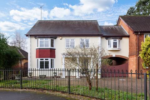 4 bedroom detached house for sale, Hudsons, Tadworth KT20