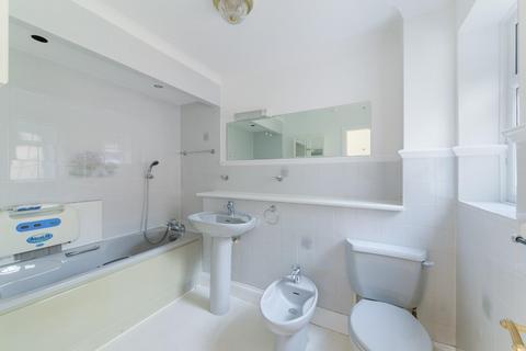 3 Hudsons, Tadworth, KT20 5TZ