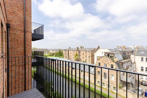 3 bedroom flat to rent, Temple Park Crescent, Polwarth, Edinburgh