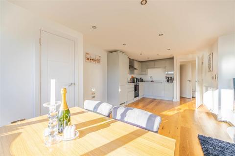 1 bedroom apartment for sale, THE RIDGEWAY, Chalkwell