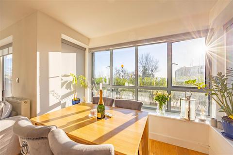 1 bedroom apartment for sale, THE RIDGEWAY, Chalkwell