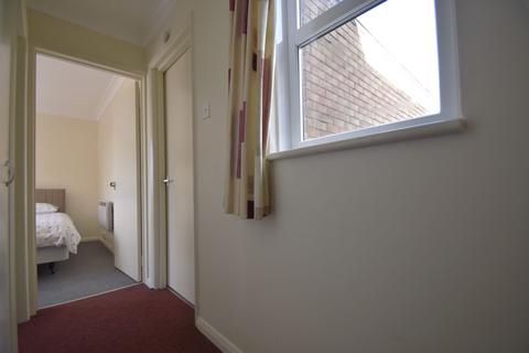 1 bedroom flat to rent, Broadway, Sandown PO36