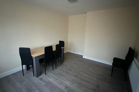 3 bedroom end of terrace house to rent, Wheatfield Road, Luton LU4