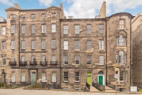 2 bedroom flat to rent, Gayfield Place, New Town, Edinburgh