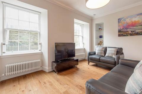 2 bedroom flat to rent, Gayfield Place, New Town, Edinburgh