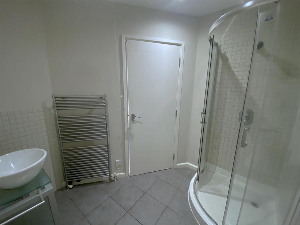 Shower Room.jpg