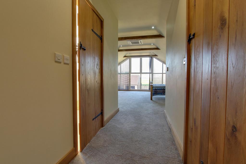 Master Bedroom Hall