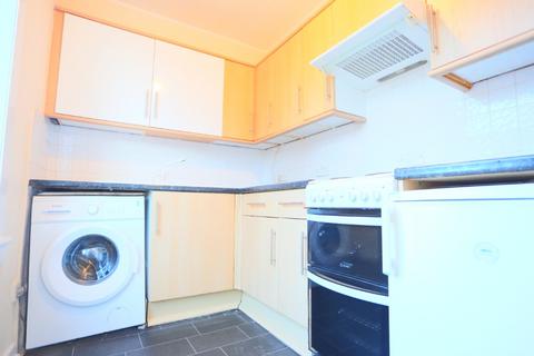 2 bedroom flat to rent, Carrick Knowe Terrace, Carrick Knowe, Edinburgh, EH12