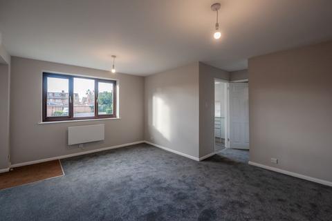 1 bedroom apartment for sale, Flat 6 Bishops Court, Wolsey Road, Sunbury-on-Thames, Middlesex, TW16 7TW