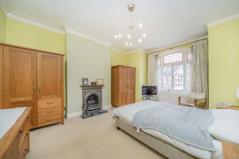 19 Ribblesdale Road, London, SW16 6SF