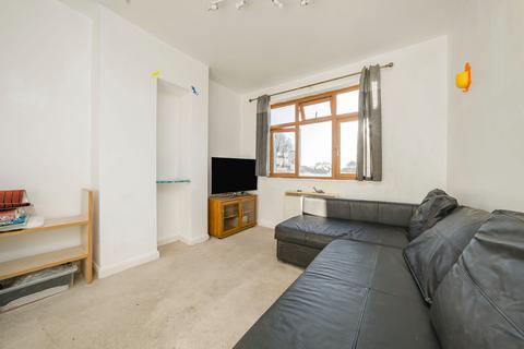 1 bedroom maisonette for sale, Ashford TW15