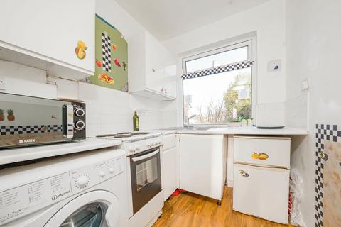 1 bedroom maisonette for sale, Ashford TW15