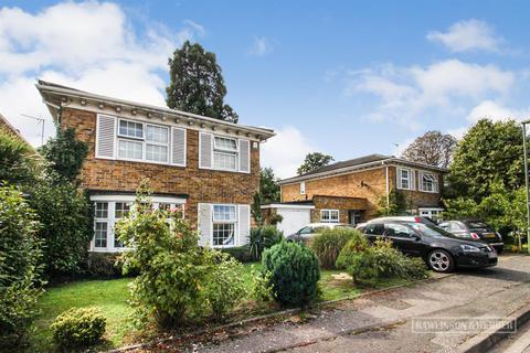 4 bedroom detached house to rent, Molesey Park Close, Surrey KT8