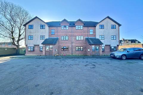 2 bedroom flat for sale, Gledwood Court, Gledwood Drive, Hayes, UB4 0AF