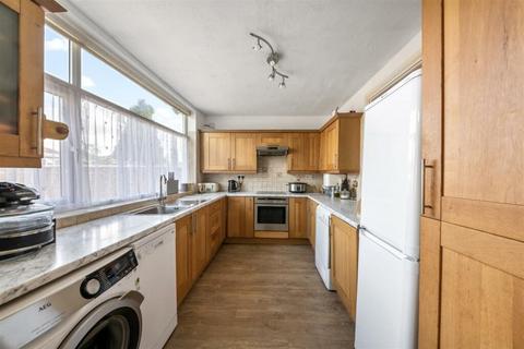 3 bedroom terraced house for sale, Berwick Avenue, Hayes, UB4 0NH