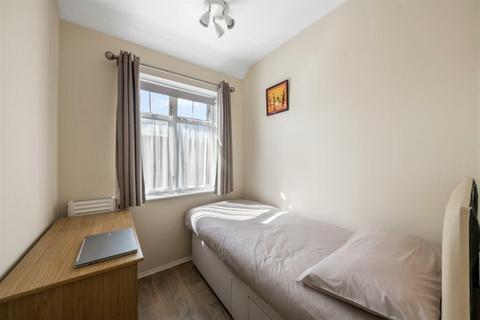 109 Berwick Avenue, Hayes, UB4 0NH