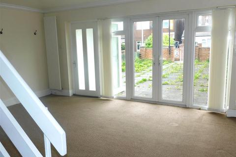 3 bedroom property to rent, Busk Walk, Chadderton