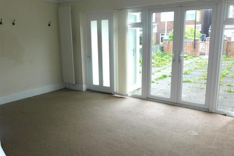 3 bedroom property to rent, Busk Walk, Chadderton