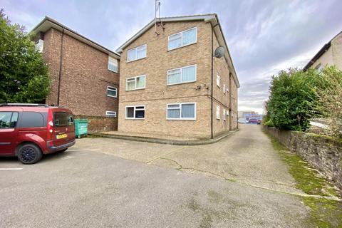 4 The Peartrees, Yiewsley, West Drayton, UB7 7TR