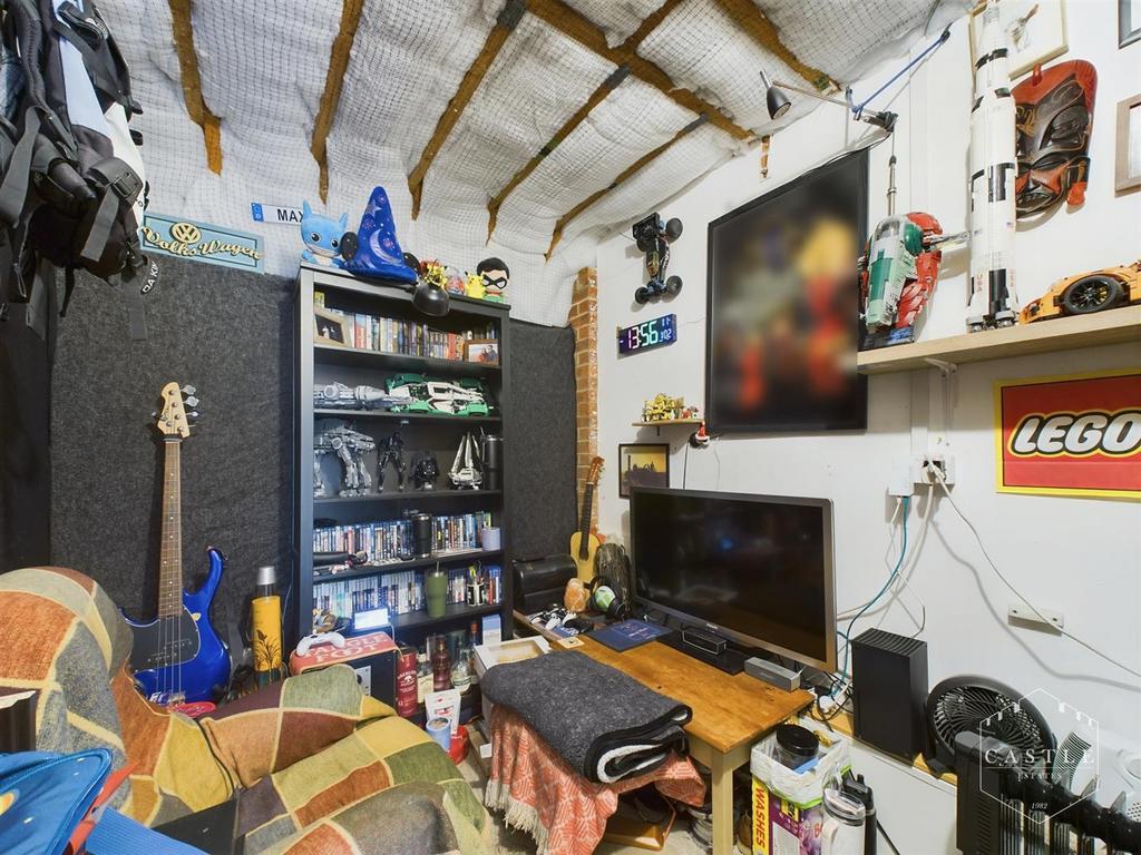 Garage/study/playroom