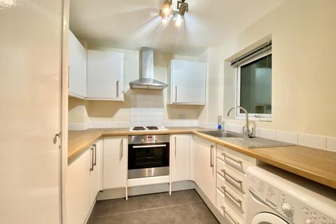 Studio for sale, Aylsham Drive, Ickenham, Uxbridge, UB10 8UH