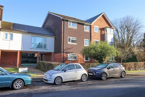 2 bedroom flat for sale, Wimblehurst Road, Horsham