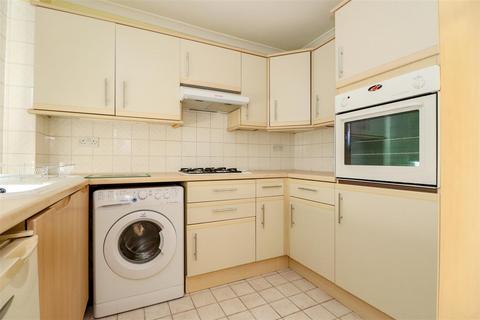 2 bedroom flat for sale, Wimblehurst Road, Horsham