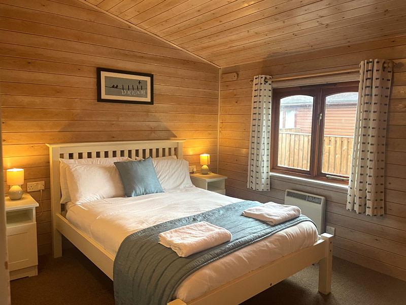 2 Bed Lodge With Hot Tub Campsie Glen Master Bedro