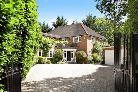 5 bedroom detached house for sale, Manor Road, High Wycombe HP10