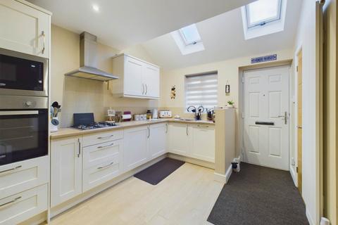 2 bedroom terraced house for sale, Turner Close, Aylesbury HP20