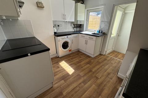 2 bedroom terraced house to rent, Orchard Street, Maidstone ME15