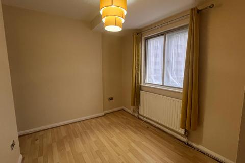 4 bedroom terraced house to rent, New Road, Dagenham, RM10 9NH