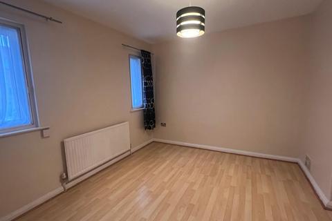 4 bedroom terraced house to rent, New Road, Dagenham, RM10 9NH