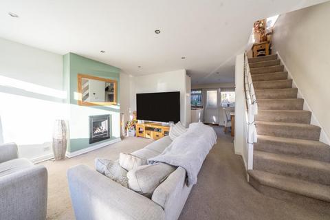 3 bedroom semi-detached house for sale, Hunger Hills Drive, Horsforth, LS18