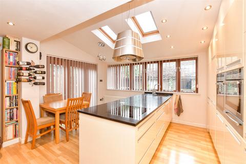 3 bedroom end of terrace house for sale, Hayling Avenue, Portsmouth, Hampshire