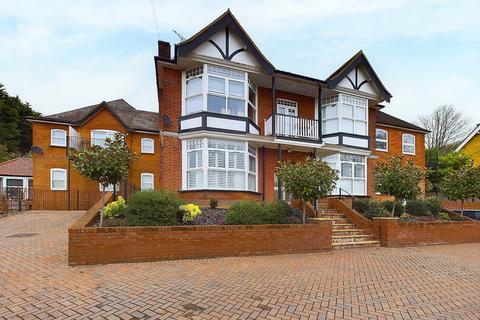 2 bedroom flat for sale, Chilworth House, Rectory Avenue