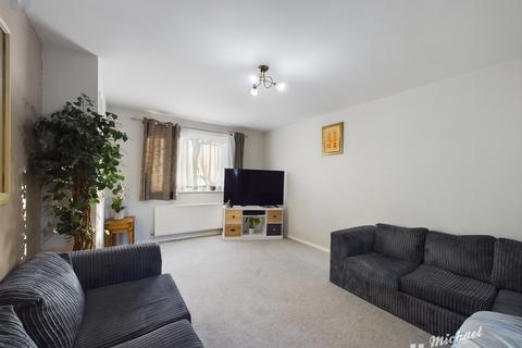 3 bedroom end of terrace house for sale, Battersby Mews, Aylesbury