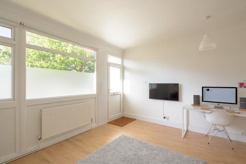 1 bedroom ground floor flat for sale, Colleton Drive, Reading RG10