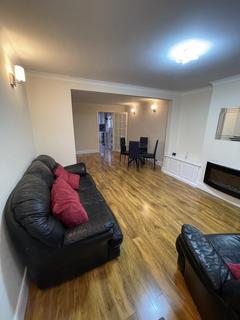 2 bedroom terraced house to rent, Martindale Road, Hounslow TW4