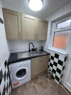 2 bedroom terraced house to rent, Martindale Road, Hounslow TW4