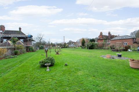 3 bedroom terraced house for sale, The Green, Chartham, CT4