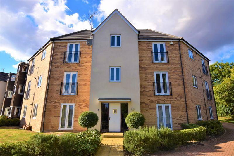 Purpose Built Ground Floor 2 Bedroom apartment wi