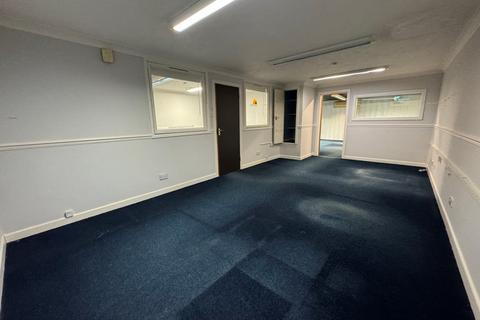 Industrial unit to rent, 4 Palmerston Business Park, Palmerston Drive, Fareham, PO14 1DJ