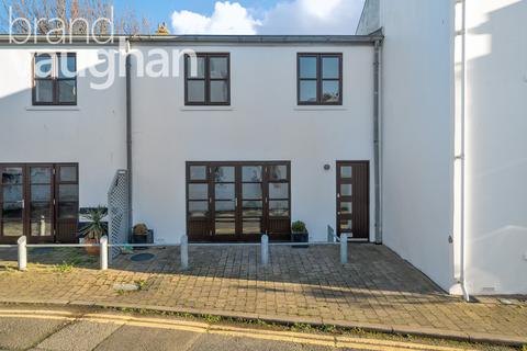 2 bedroom terraced house to rent, Medina Place, Hove, East Sussex, BN3