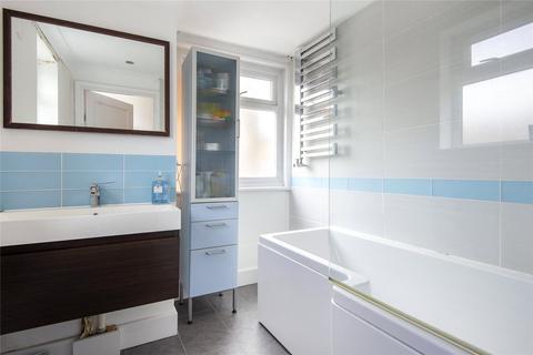 64b Dunlace Road, London, E5 0NE