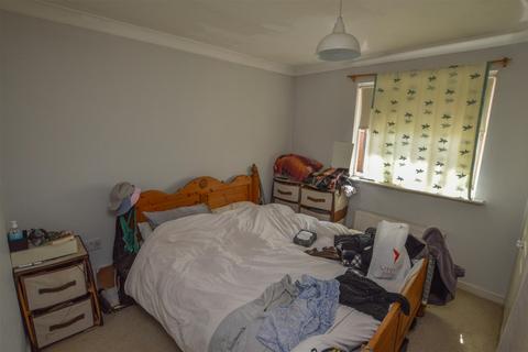 2 bedroom flat to rent, Chester Gibbons Green, London Colney