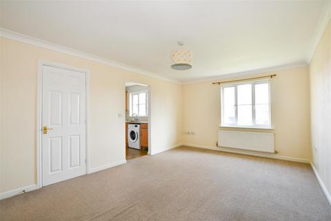 2 bedroom flat to rent, Chester Gibbons Green, London Colney