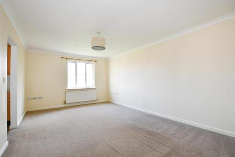 2 bedroom flat to rent, Chester Gibbons Green, London Colney